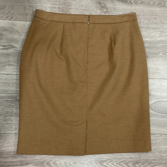 NWOT Banana Republic Tailored Pencil Skirt Camel 6P - Picture 10 of 12
